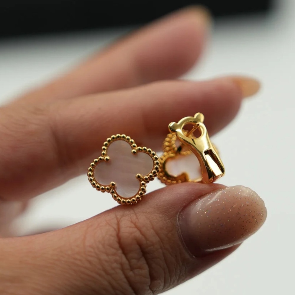 Gold-Plated Clover Studs – Inspired by the Iconic Alhambra Look
